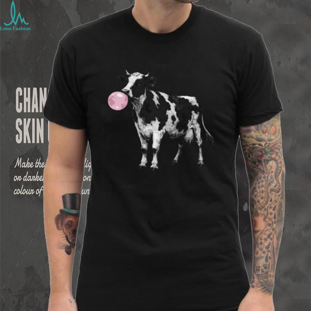 Cow Blowing Pink Bubblegum Retro Animal Graphic T Shirt