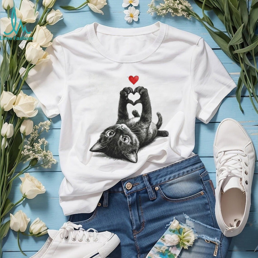 Cute Black Cat Heart Paws Graphic Tee For Cat Lovers