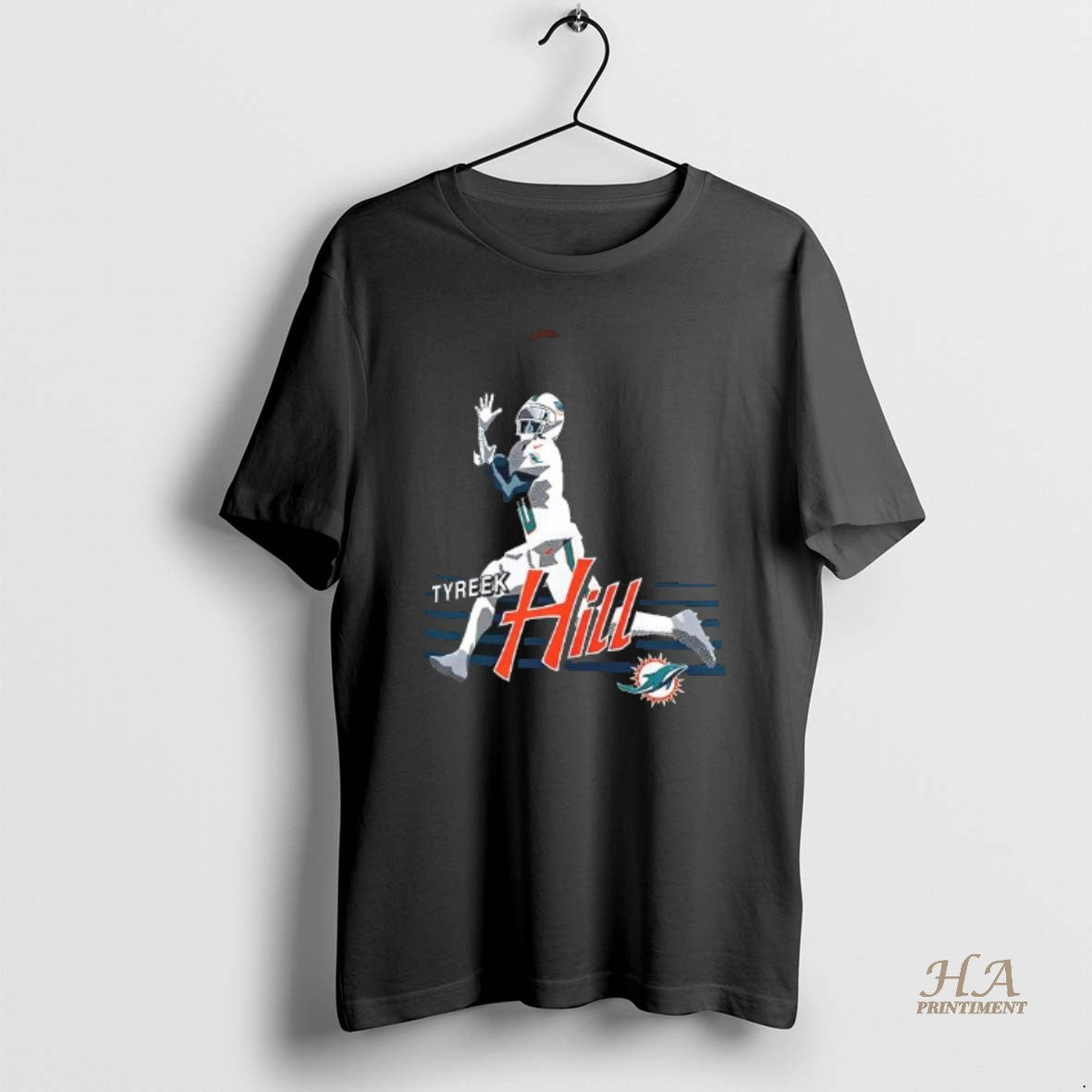 Official Tyreek Hill Miami Dolphins Football Receiving The Ball T-Shirts, Hoodie, Sweatshirt | InkNestWear.com