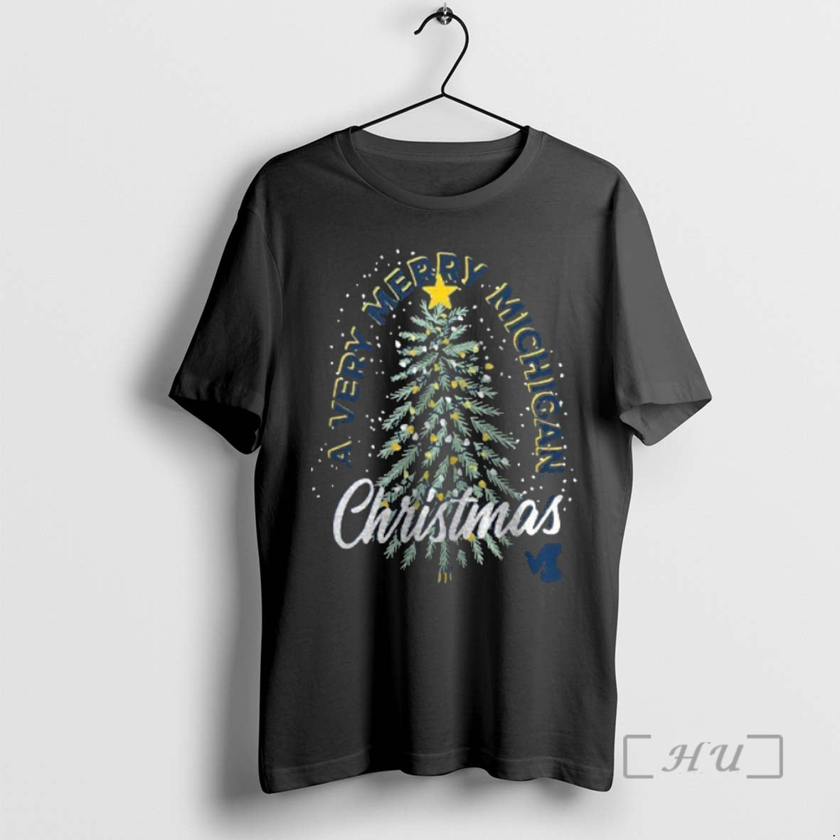 Officials A Very Merry Arizona Christmas Tree Michigan Wolverines T-Shirts, Hoodie, Sweatshirt | InkNestWear.com