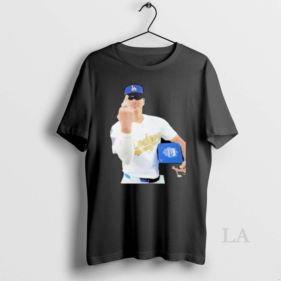 Original Kike Hernandez Middle Finger Ring Los Angeles Dodgers 2025 World Series Champions T-Shirts, Hoodie, Sweatshirt