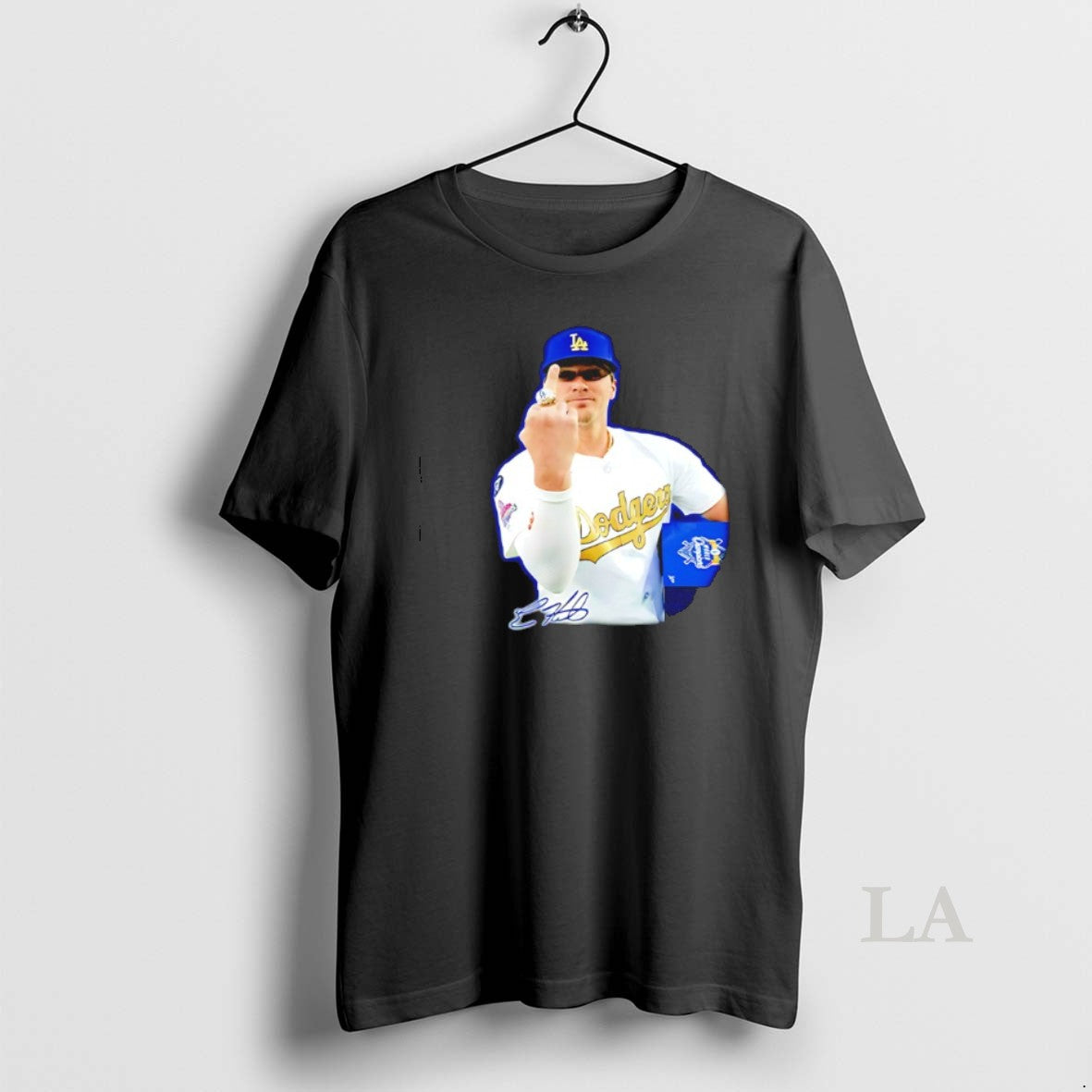 Original Kike Hernandez Middle Finger Ring Dodgers World Champs Signature T-Shirts, Hoodie, Sweatshirt | InkNestWear.com