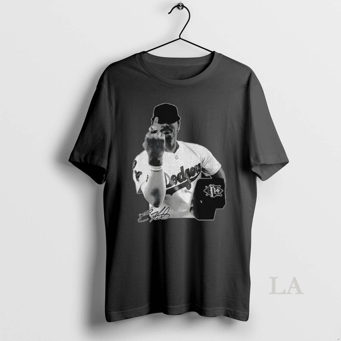 Original Kike Hernandez Middle Finger Ring Celebration Los Angeles Dodgers Mlb World Series Signature T-Shirts, Hoodie,...