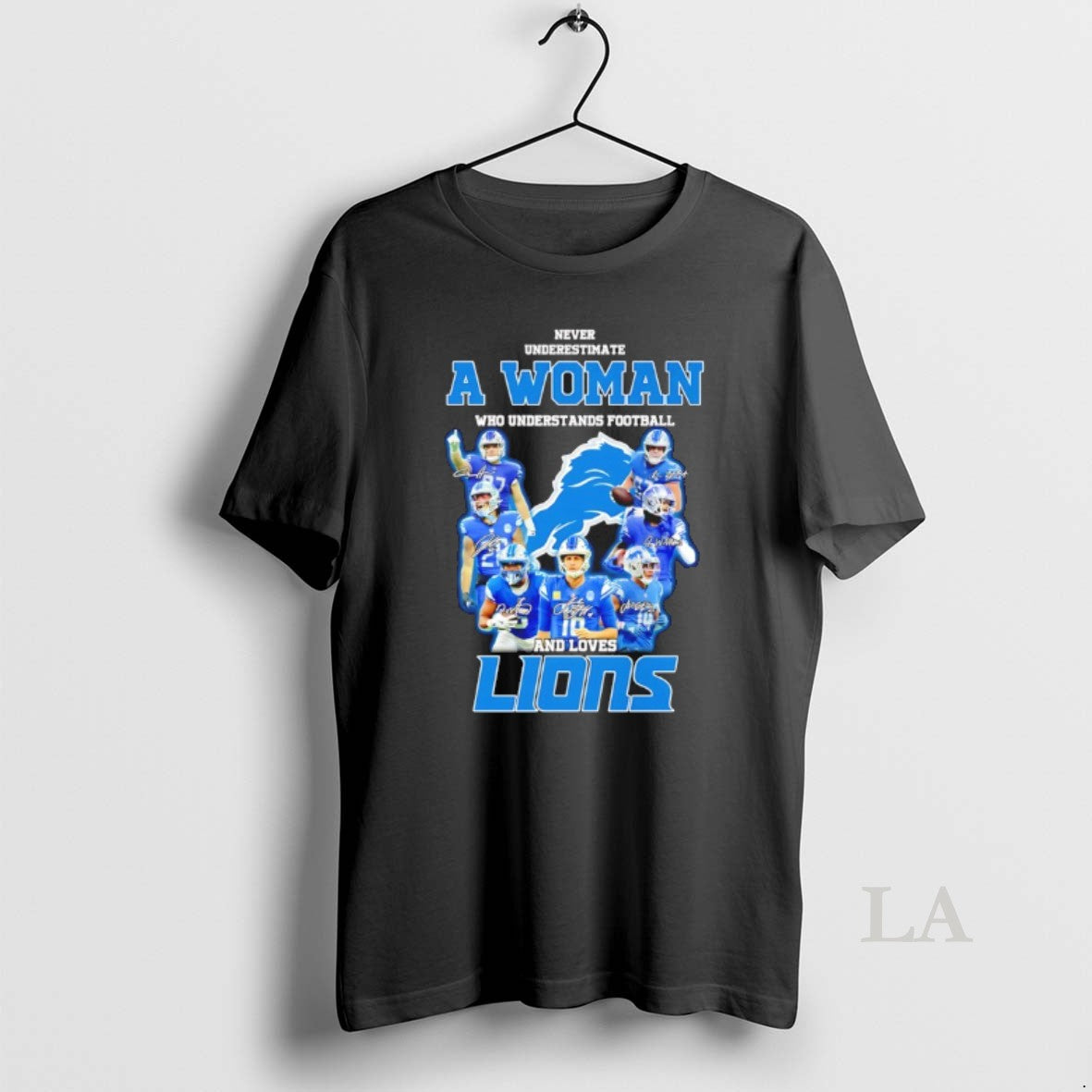 Original Never Underestimate A Woman Who Understands Football And Loves Detroit Lions Signatures T-Shirts, Hoodie, Sweatshirt