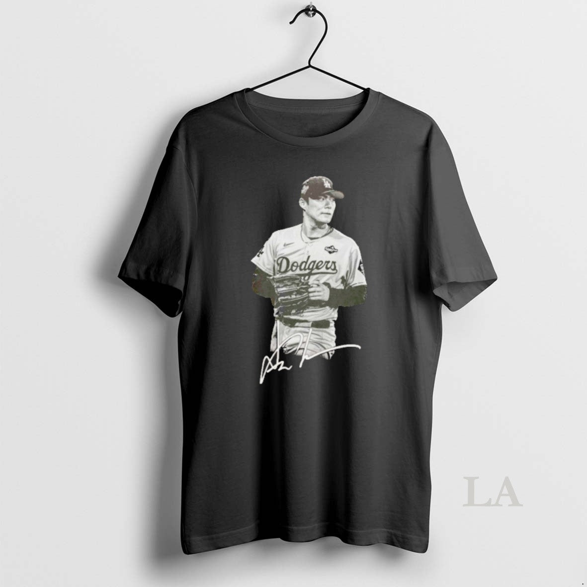 Original Yoshinobu Yamamoto Los Angeles Dodgers Mlb World Champions 2025 Signature Vintage T-Shirts, Hoodie, Sweatshirt