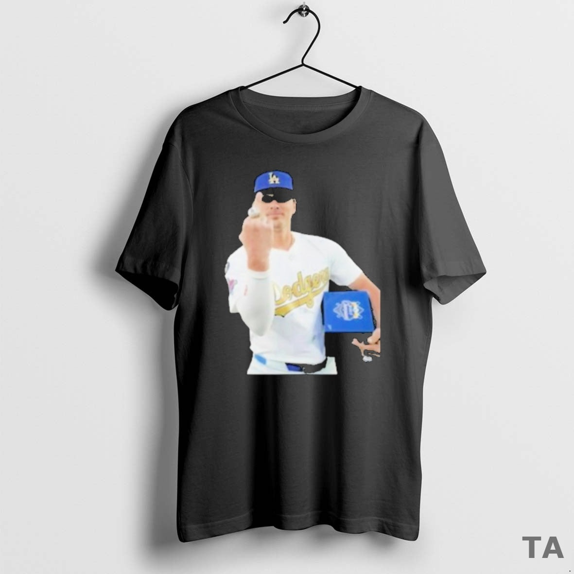 Top Kike Hernandez Middle Finger Ring Los Angeles Dodgers 2025 World Series Champions T-Shirts, Hoodie, Sweatshirt