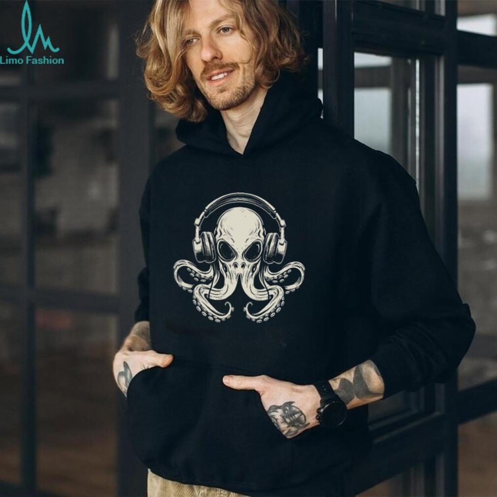 Vintage Octopus DJ Wearing Headphones Music T Shirt