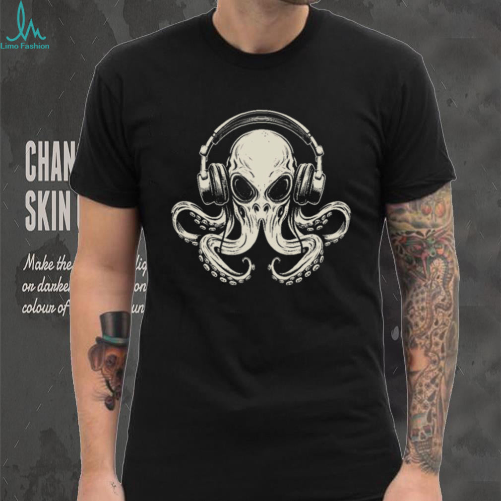 Vintage Octopus DJ Wearing Headphones Music T Shirt
