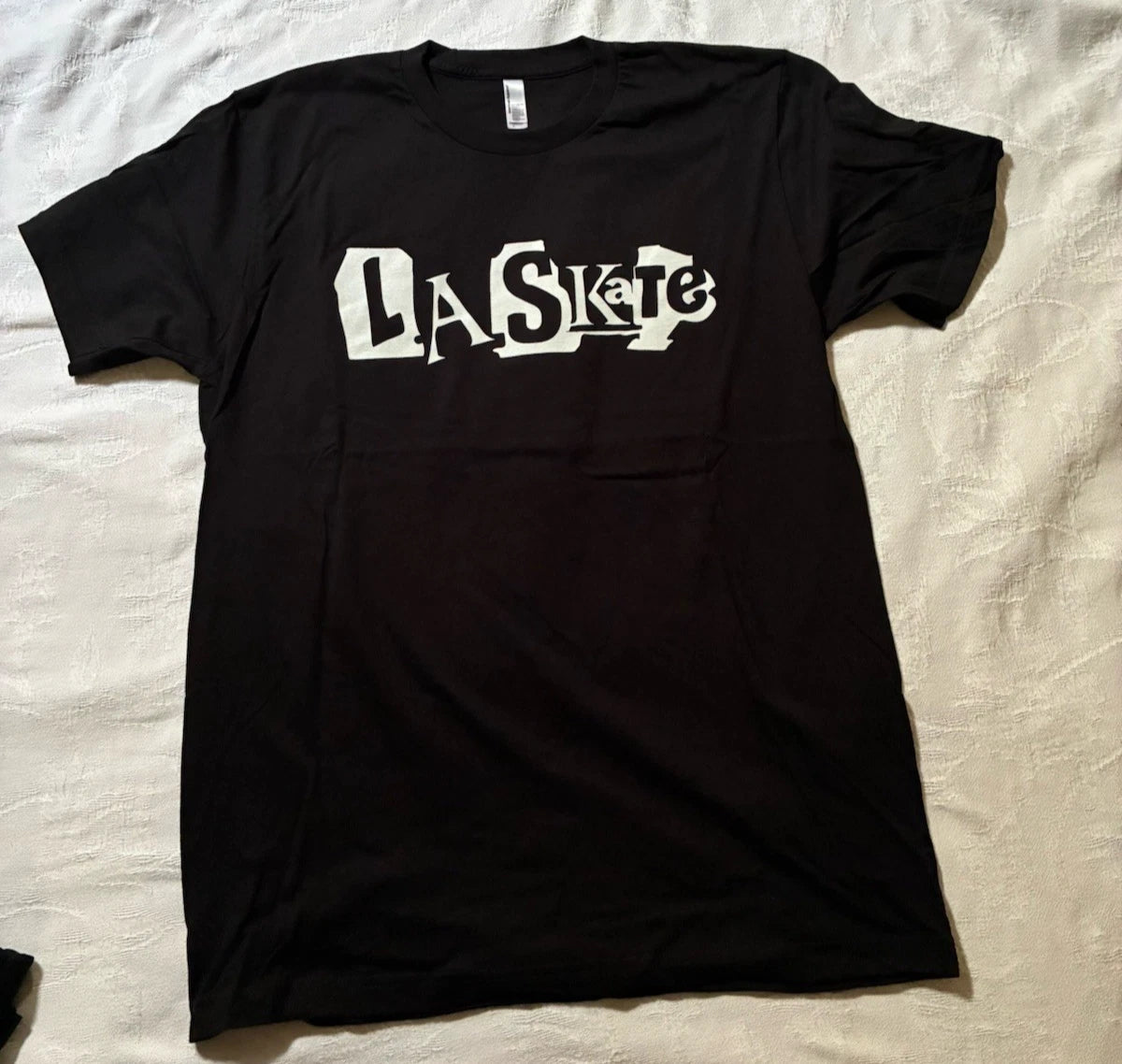 L A SKATE CO BLACK T-SHIRT MENS SZ LG - THE OLDEST SKATEBOARD SHOP IN L A