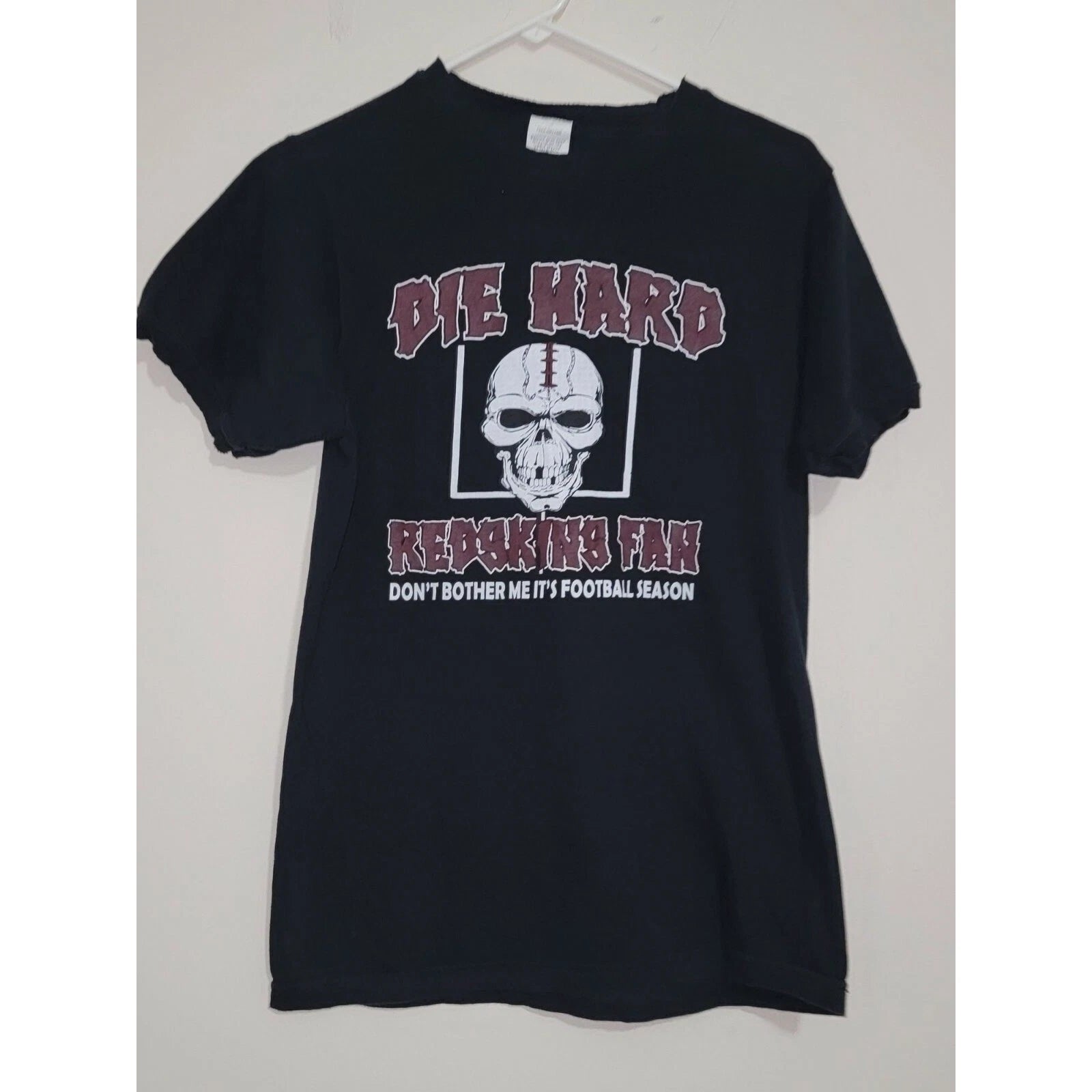 Black Die Hard Redskins Fan Skull Football Season T Shirt Mens M