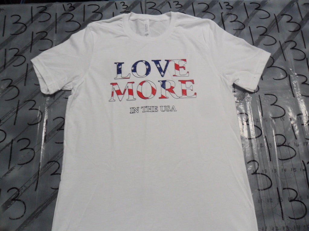 Medium NWOT Love More in USA T Shirt