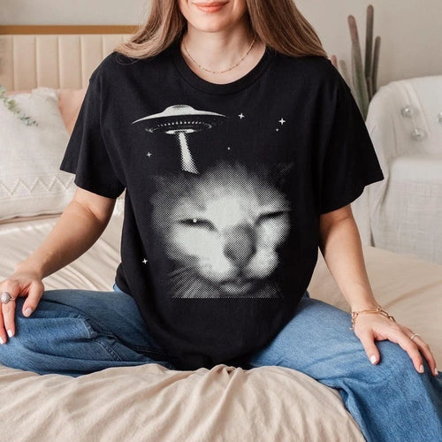 Alien Cat UFO Vintage Aesthetic Black T shirt
