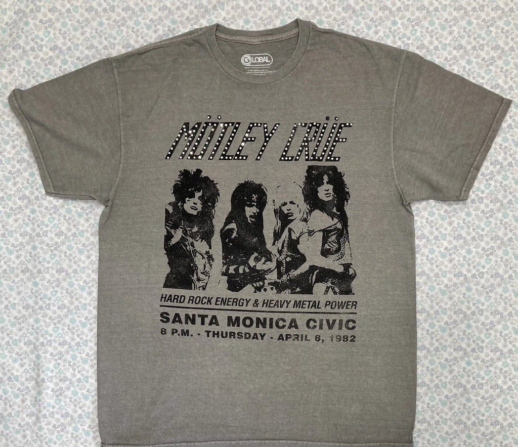 Mens Vintage Motley Crue T- Shirt  SIZE  SM  ,MD  , LG  .