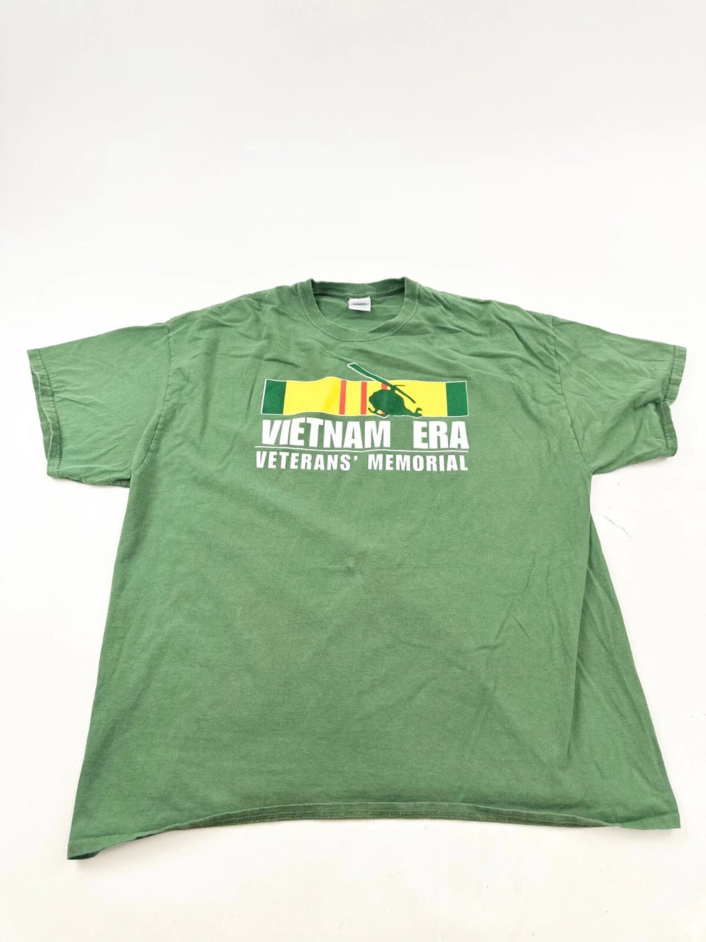 Veterans Memorial Shirt Mens 2XL Green Vietnam ERA Graphic Tee Crew Neck