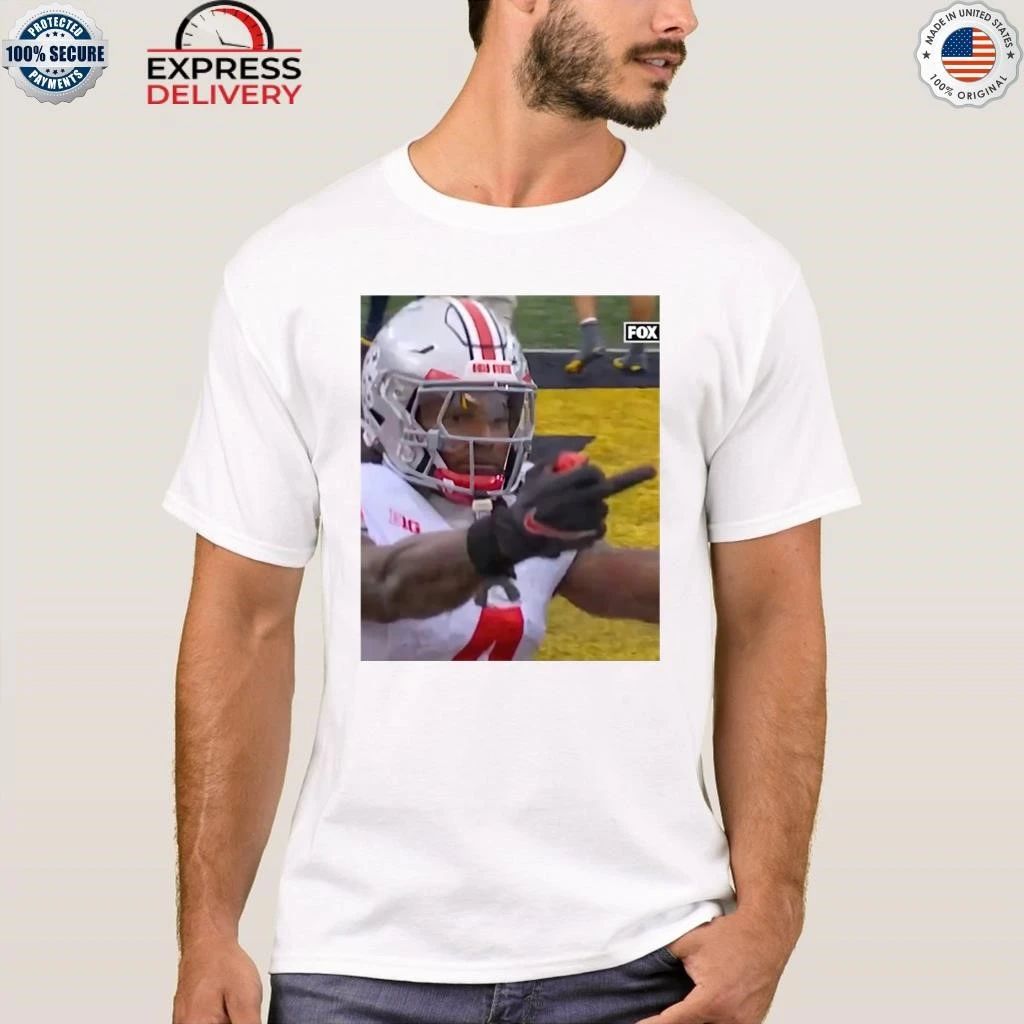 Jeremiah Smith with the Marcus Hall salute Shirt