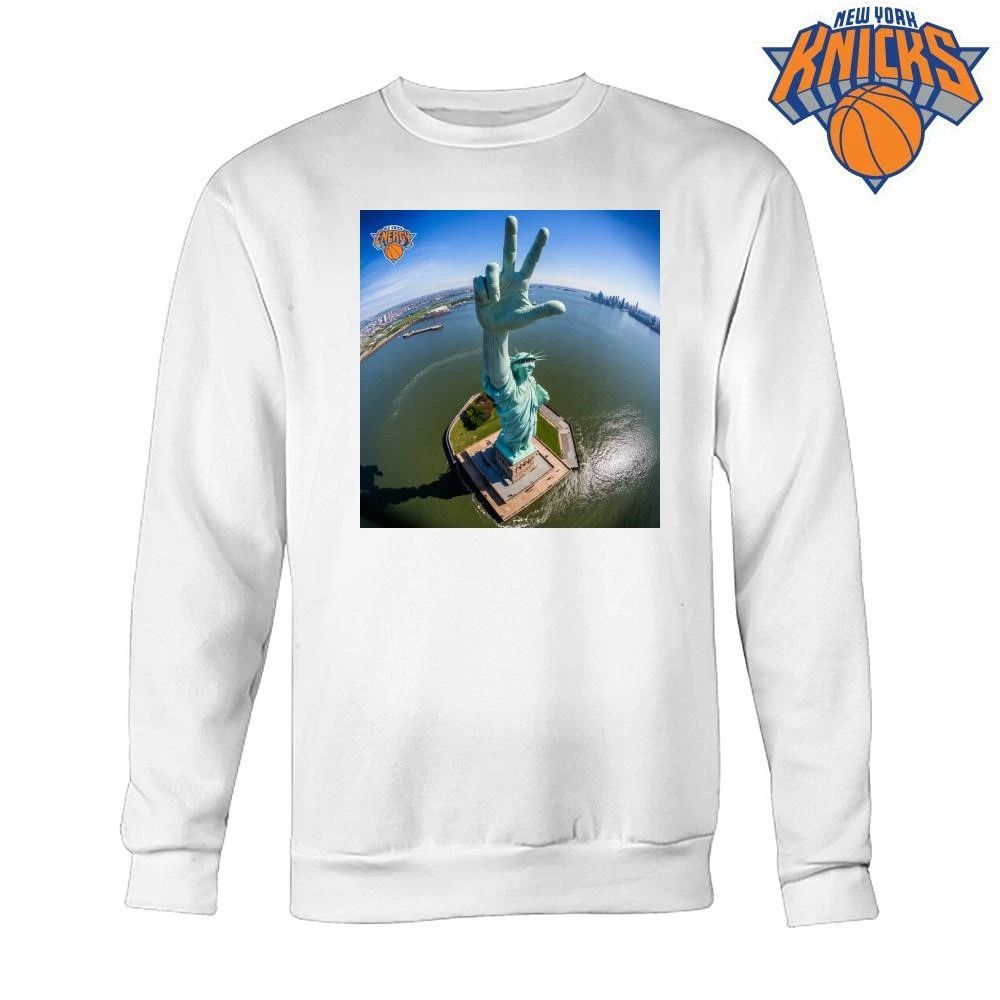 Statue Of Liberty Three Points Sign Big Knick Energy New York Knicks NBA Finals 2026 Shirt