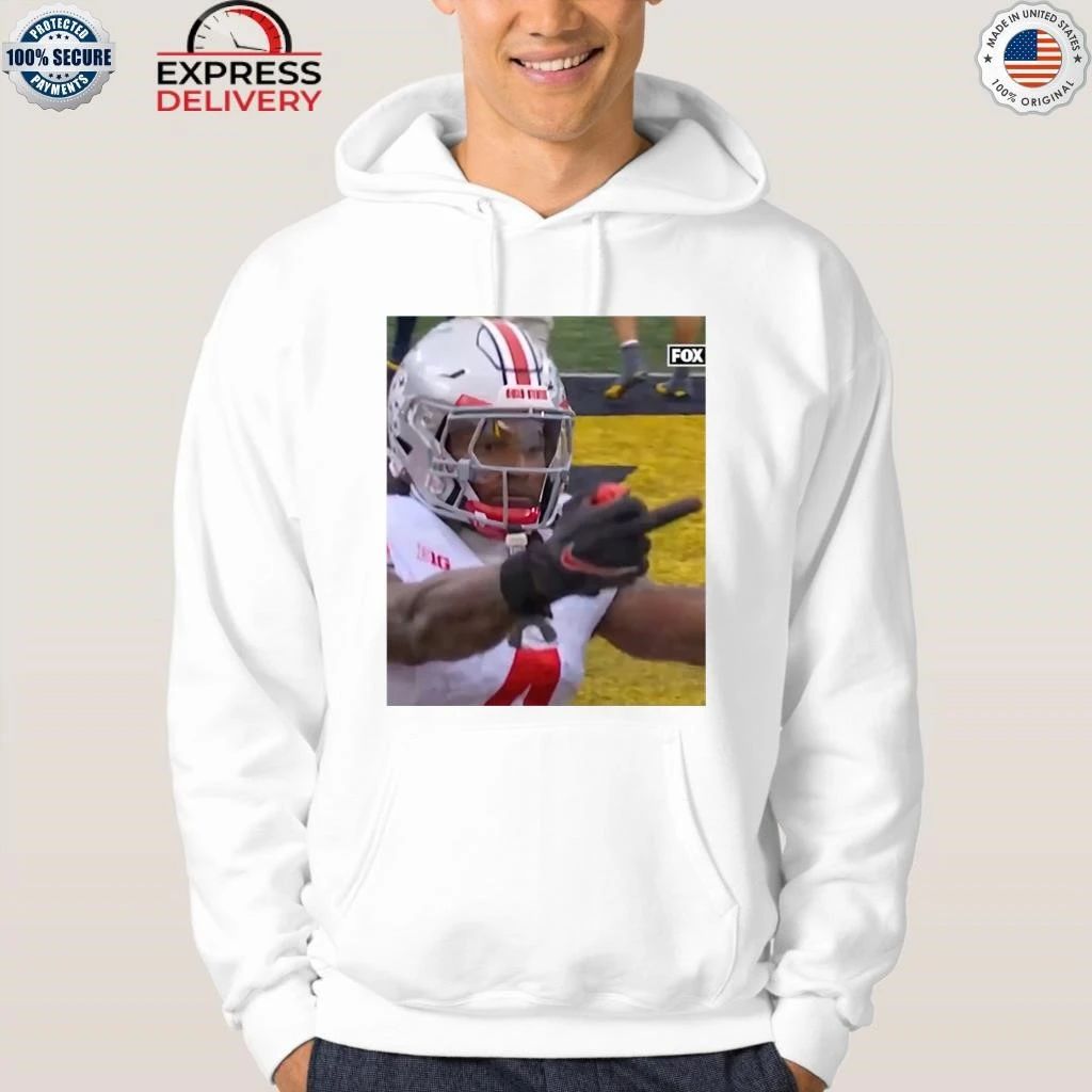Jeremiah Smith with the Marcus Hall salute Shirt
